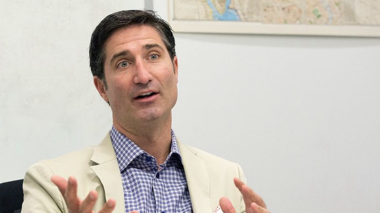 Starbucks CEO’sunun evden işe gitme kararı tepkilere yol açtı