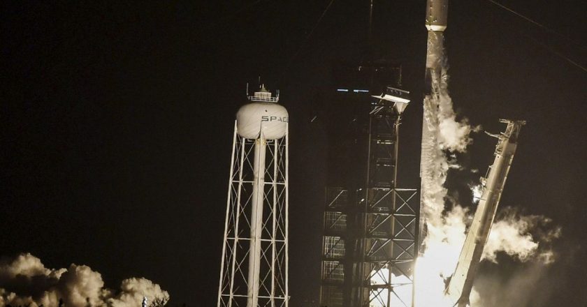 SpaceX, 116 uydu taşıyan Falcon 9 roketini Kaliforniya’dan fırlattı