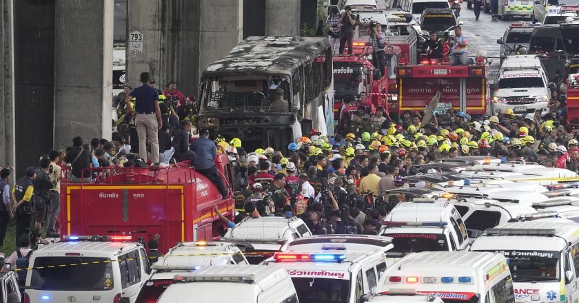 Tayland’da okul otobüsü alev aldı: En az 23 ölü