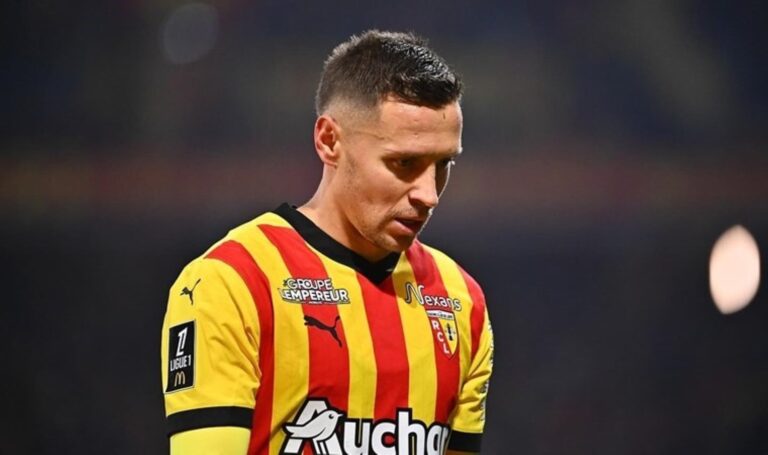 Galatasaray bir transfer duyurmuştu: Frankowski İstanbul’a geldi – News Sports News