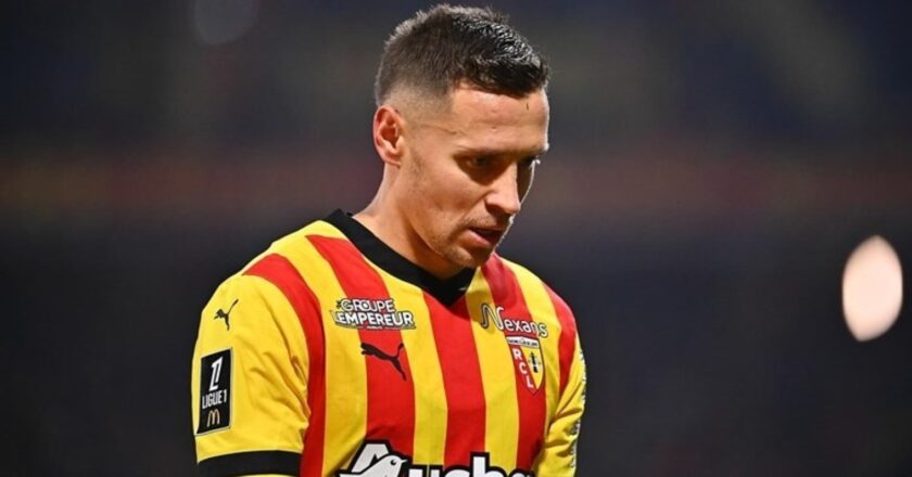Galatasaray bir transfer duyurmuştu: Frankowski İstanbul’a geldi – News Sports News