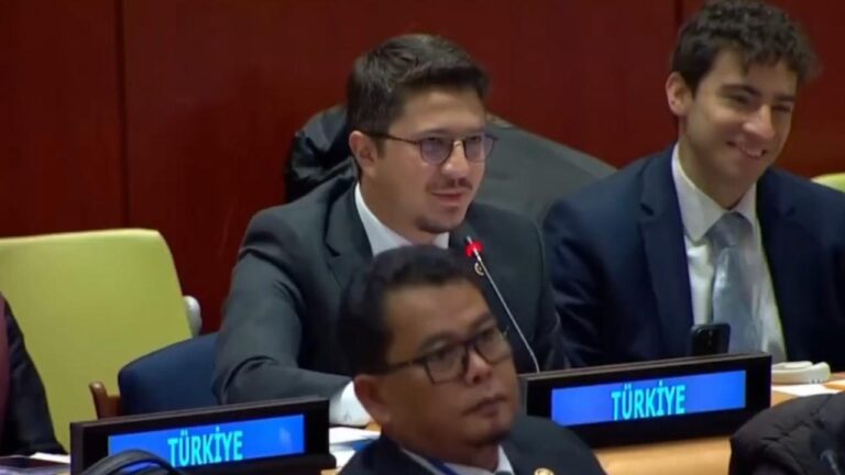 “Türkiye” Düzeltme A: “Türkiye Türkiye değil”