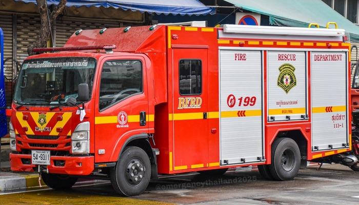 Tayland’da tanker kazası: 600 litre benzin yola döküldü 1