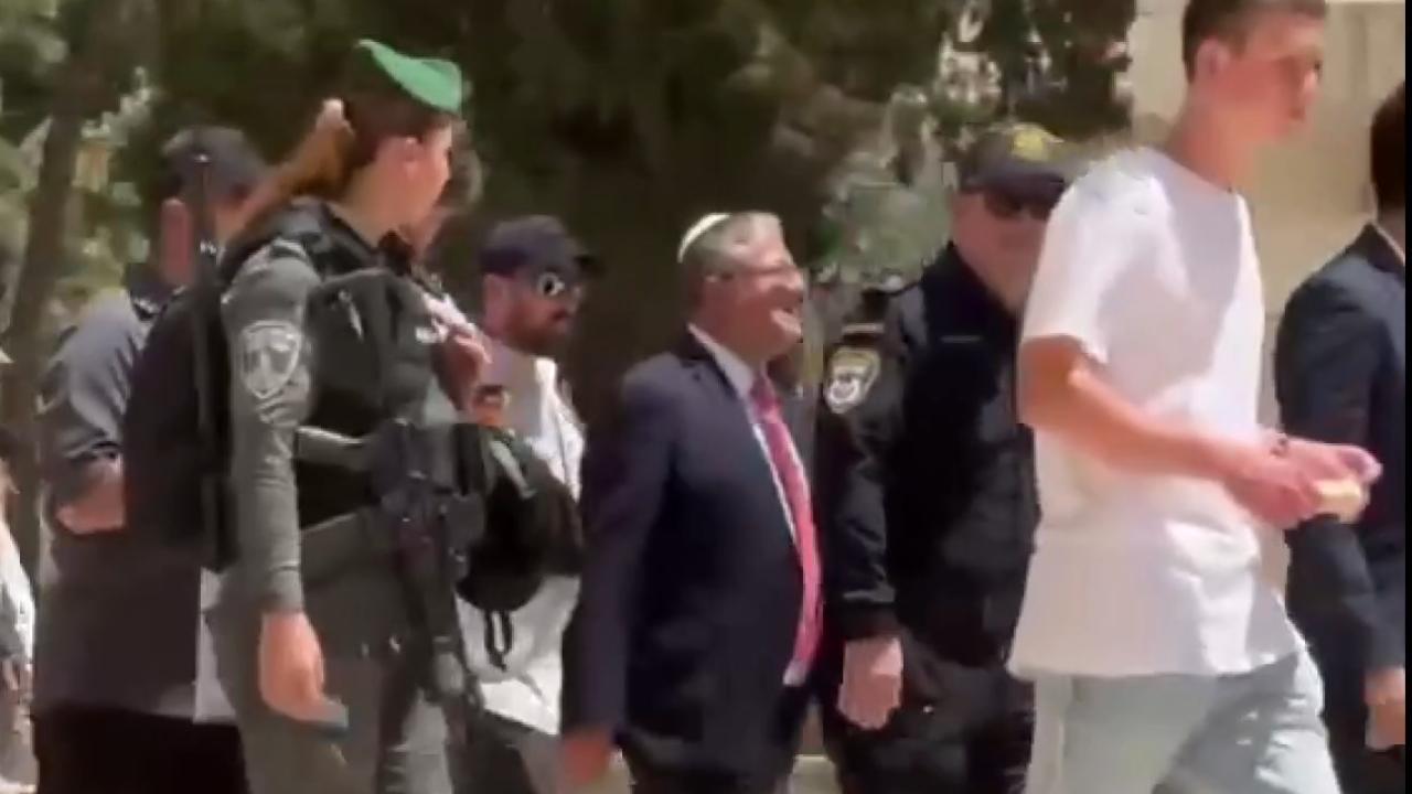 İsrailli aşırı sağcı bakanlar Mescid-i Aksa'ya baskın düzenledi 1 gvr a 2364175