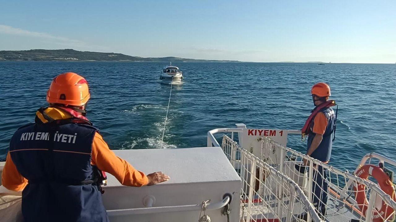 Çanakkale Boğazı'nda sürüklenen tekne kurtarıldı 1 tekne ariza kegm 2361389