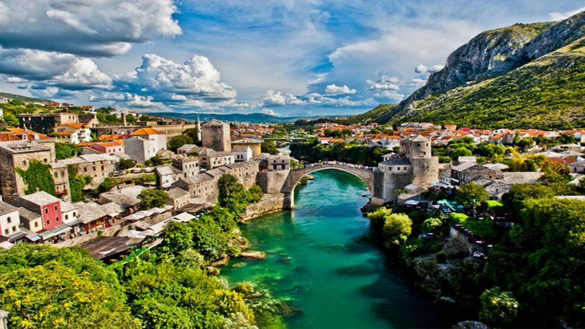 Bosna-Hersek Nerededir? Vize Süreci Nasıldır? Bosna-Hersek Resmî Tatil ve Bayramları Nelerdir? Bosna-Hersek Hakkında Merak Edilenler 1 687f861bfa20a9ce6b584098