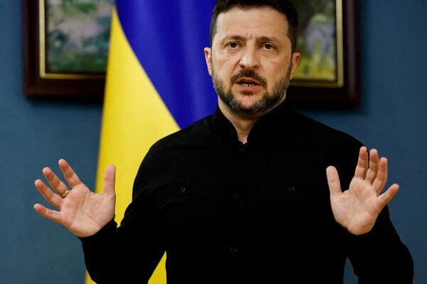 Ukrayna Devlet Başkanı Zelenskiy: “Rusya yeni saldırılar için cephede hazırlık yapıyor”