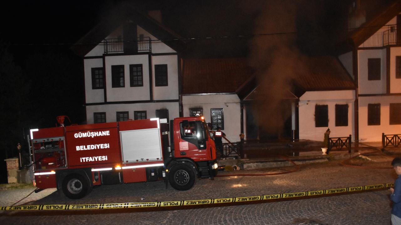 Gümüşhane'de otel yangını - Son Dakika Haberleri 1 gumushane yanginaa 2385368