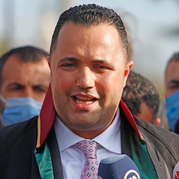 Avukat Rezan Epözdemir “rüşvete aracılık etmek” suçundan tutuklandı