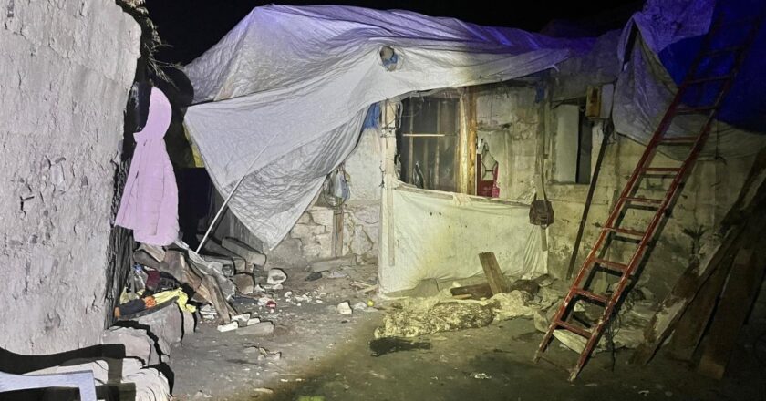 Erzurum’da toprak evin damı çöktü: 2 ölü
