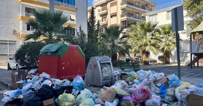 İzmir'de vatandaşların çöp tepkisi: Hastalıkların artmasından endişe duyuyoruz