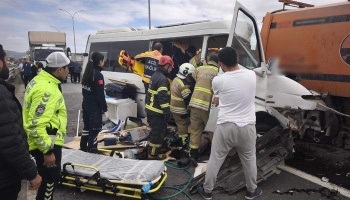 Kütahya'da feci kaza: 1 kişi hayatını kaybetti, 1 kişi yaralandı