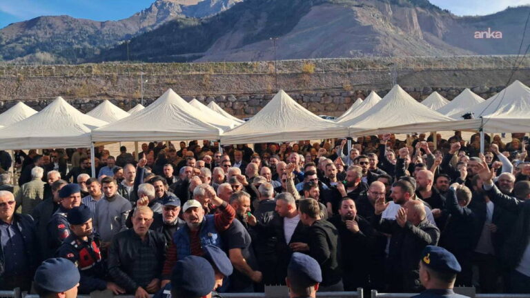 9237a9c8 1437 464f b8dc f4b00bf83f45