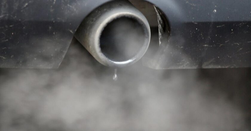 Abartı egzoz kullanan 5 sürücüye 75 bin lira ceza