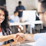 Gençler İçin Özgürlük ve Maaş Hayatın Temeli