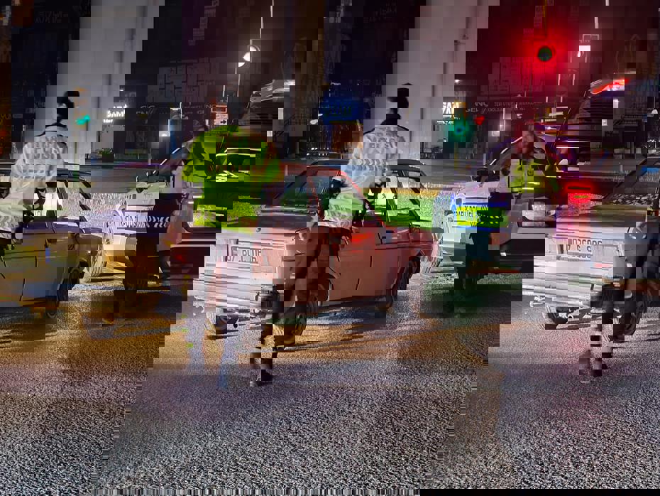 AA 20260426 41212543 41212541 BURSADA POLISTEN KACAN SUPHELI KOVALAMACA SONUCU YAKALANDI 712954