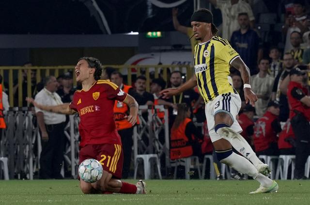 Archie Brown’ın İsmail Kartal’ın istifa ettiğini öğrendiği an 📸